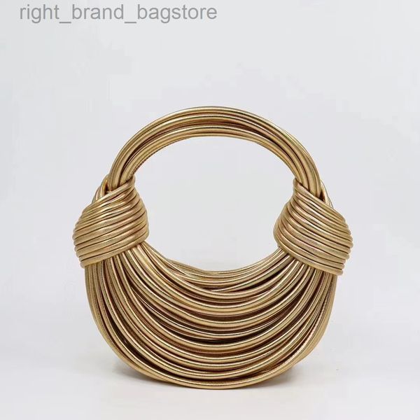 2022 fashion designer brand luxury women bag hobos style lady's handbag double knot striped leather quality w220810
2022 fashion designer brand luxury women bag hobos style lady's handbag double knot striped leather quality w220810
