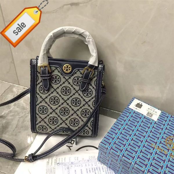 designer fashion trendy handbags bucket bags shoulder factory online export 2022 2022 new old flower high texture mini tote portable single
designer fashion trendy handbags bucket bags shoulder factory online export 2022 2022 new old flower high texture mini tote portable single