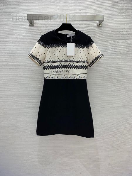casual dresses designer new heavy industry sequin embroidery letter stud contrast stitching slim round neck short sleeve dress 6hw1, Black;gray
casual dresses designer new heavy industry sequin embroidery letter stud contrast stitching slim round neck short sleeve dress 6hw1, Black;gray