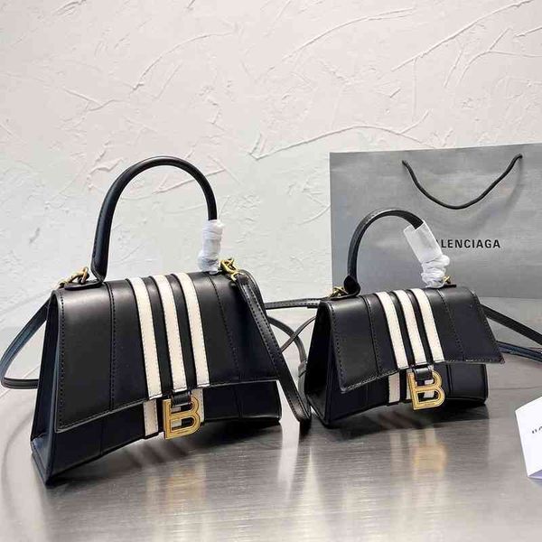 designer bags high sense bale'ciga's hourglass bag hand lady messenger shoulder high texture luxury bag new style fashion female l
designer bags high sense bale'ciga's hourglass bag hand lady messenger shoulder high texture luxury bag new style fashion female l