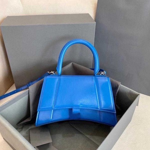 luxury bags motorcycle handbag designer alligator leather shoulder bag handle silver purse ladies fashion messenger retro one-shoulder flap
luxury bags motorcycle handbag designer alligator leather shoulder bag handle silver purse ladies fashion messenger retro one-shoulder flap