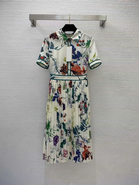 milan runway dresses 2022 summer autumn lapel neck short sleeve women's designer dress brand same style sundress 0529-35, Black
milan runway dresses 2022 summer autumn lapel neck short sleeve women's designer dress brand same style sundress 0529-35, Black