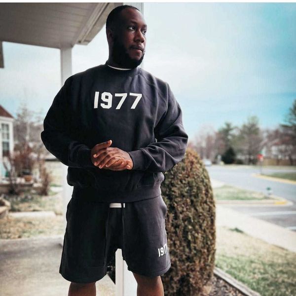 62vi 2022 fashion european and american high street brand essential hoodie round neck sweater season 8 1977 flocking digital print men', Black
62vi 2022 fashion european and american high street brand essential hoodie round neck sweater season 8 1977 flocking digital print men', Black