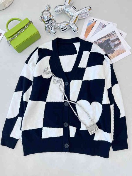 designer womens sweaters black white patchwork heart fashion brand button cardigan sweater knit jackets luxury designer women clothing appar, White;black
designer womens sweaters black white patchwork heart fashion brand button cardigan sweater knit jackets luxury designer women clothing appar, White;black