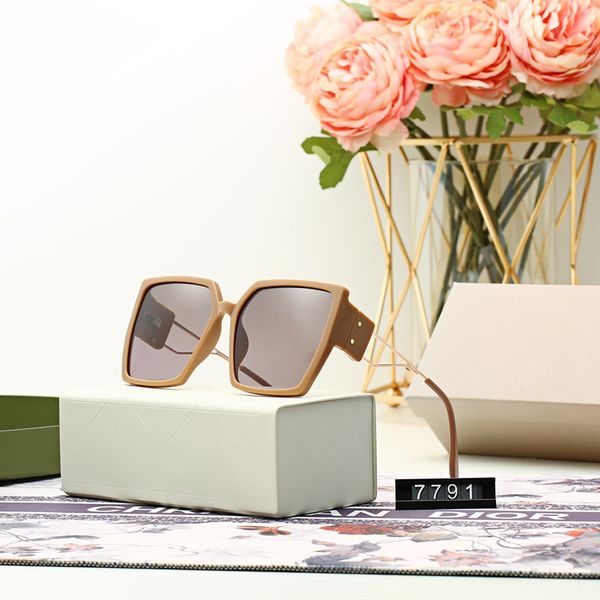 men classic brand retro women designers sunglasses 2022 luxury designer eyewear club bands master metal frame polaroid lens with box 7791, White;black
men classic brand retro women designers sunglasses 2022 luxury designer eyewear club bands master metal frame polaroid lens with box 7791, White;black