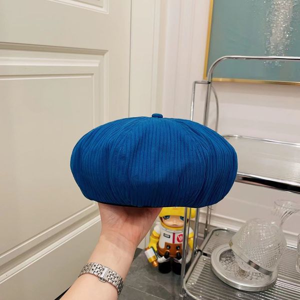 2022 fashion designer beret womens letter luxury flat hat autumn cap lady outdoor travel thick warm vacation bonnet 5 colors caps, Blue;gray
2022 fashion designer beret womens letter luxury flat hat autumn cap lady outdoor travel thick warm vacation bonnet 5 colors caps, Blue;gray