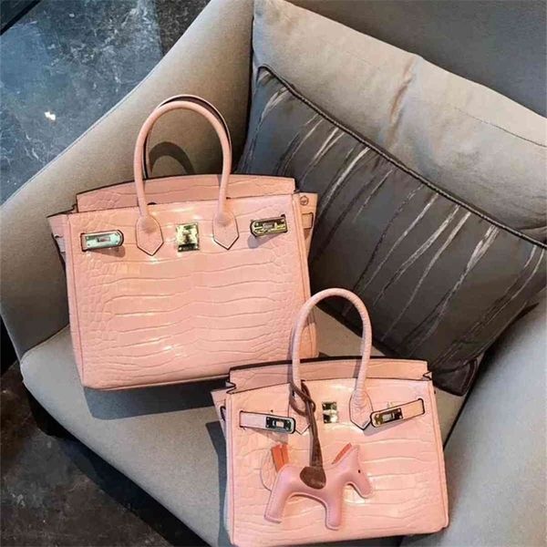 herme designer birkins pink bags department crocodile pattern real handbag leather one houlder meenger women bag 25 "30" have logo
herme designer birkins pink bags department crocodile pattern real handbag leather one houlder meenger women bag 25 "30" have logo