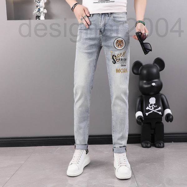 men's jeans designer light blue jeans men's thin badge embroidery fashion slim fitting pants summer versatile brand leggings 91gd
men's jeans designer light blue jeans men's thin badge embroidery fashion slim fitting pants summer versatile brand leggings 91gd