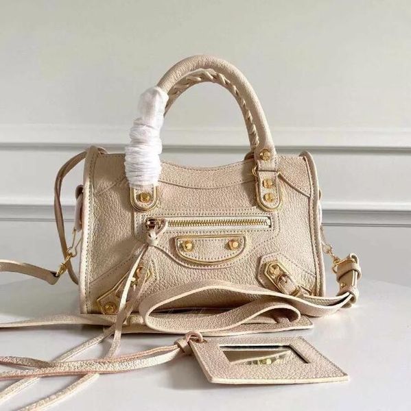 designers evening bags tote women fashion city bag handbag shoulder cross body large capacity metal buckle
designers evening bags tote women fashion city bag handbag shoulder cross body large capacity metal buckle