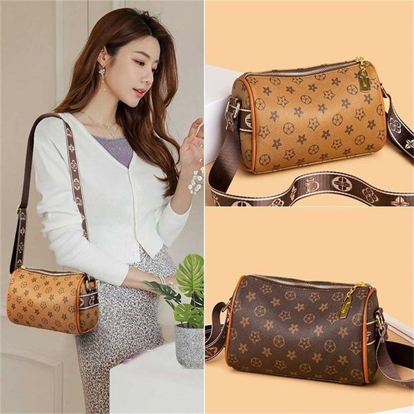 2022 fashion womens teenger single shoulder bag old flower monograms belt handbag women cross bags large capacity printed pillow tote bag t8, Black
2022 fashion womens teenger single shoulder bag old flower monograms belt handbag women cross bags large capacity printed pillow tote bag t8, Black