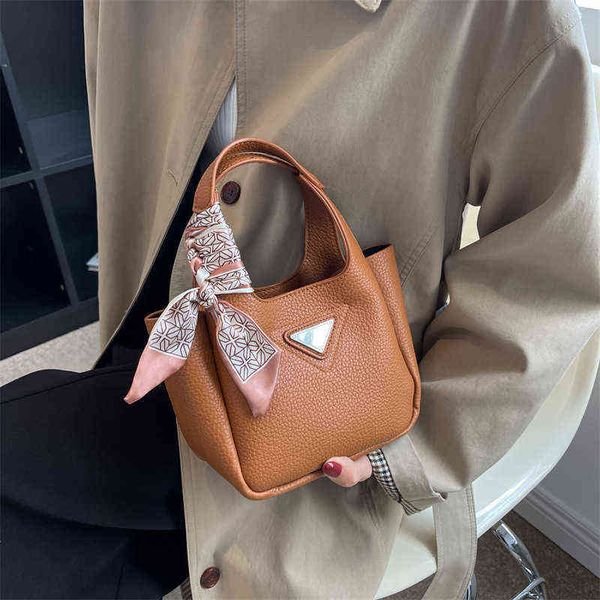 handbags silk scarf decoration portable bucket 2022 new version trend style single shoulder cross female
handbags silk scarf decoration portable bucket 2022 new version trend style single shoulder cross female