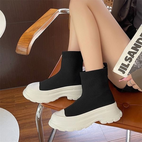 autumn winter women sock boots thick sole short booties round toe ankle flats heels woman 220818, Black
autumn winter women sock boots thick sole short booties round toe ankle flats heels woman 220818, Black