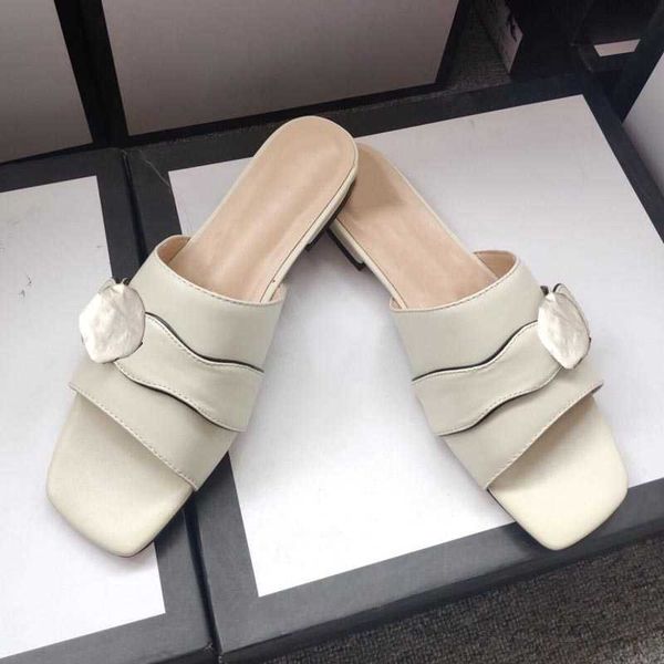 designer summer slippers leather fashion flat women's shoes fashion women's sandals lazy comfortable flats, Black
designer summer slippers leather fashion flat women's shoes fashion women's sandals lazy comfortable flats, Black
