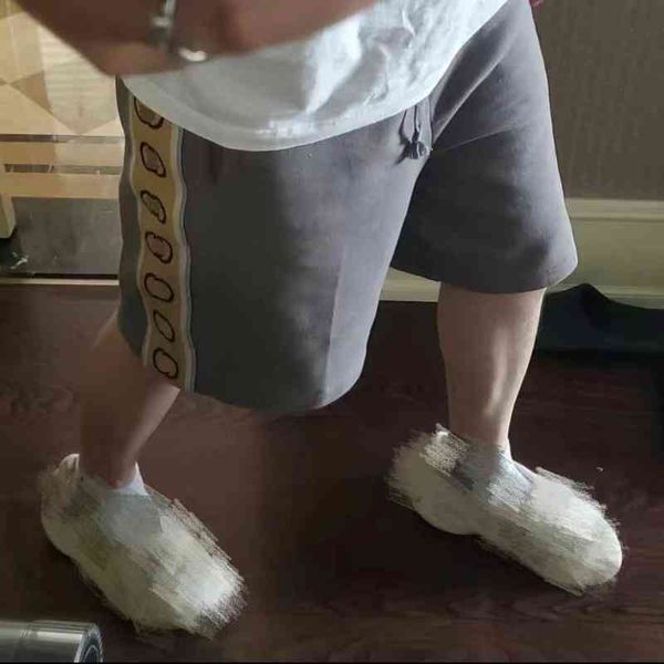 high version of men's shorts in different markets can be worn outside gu reflective strip casual cropped pants large pants, Black
high version of men's shorts in different markets can be worn outside gu reflective strip casual cropped pants large pants, Black