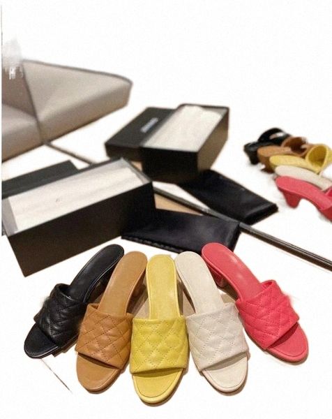 2022 mules lambskin slippers women summer slides designer luxury yellow white black blue red outdoor shoes high heels leather banquet sandal
2022 mules lambskin slippers women summer slides designer luxury yellow white black blue red outdoor shoes high heels leather banquet sandal