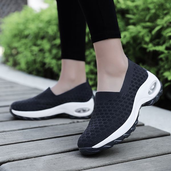 jogging running shoes low knitting fashion men casual shoes designers white black mens sports sneakers outdoors 36
jogging running shoes low knitting fashion men casual shoes designers white black mens sports sneakers outdoors 36
