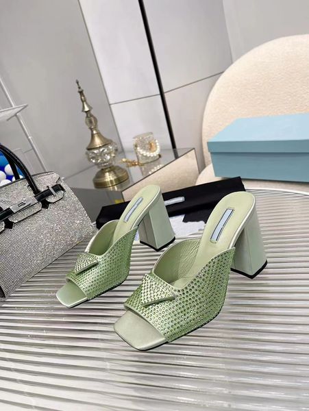 622sslippers thick heel slippers fashion patent diamond face high heels 8.5cm luxury designer women, Black
622sslippers thick heel slippers fashion patent diamond face high heels 8.5cm luxury designer women, Black