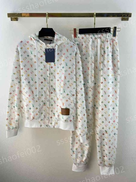 women two piece pants luxurious designer tracksuits all over classic logo print jacket trousers 2 piece sets designers female apparel 0912, White
women two piece pants luxurious designer tracksuits all over classic logo print jacket trousers 2 piece sets designers female apparel 0912, White