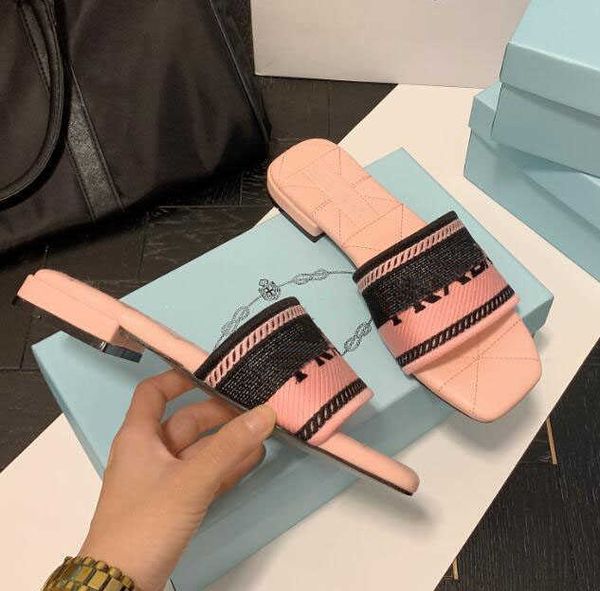 2022 luxury designer women slippers embroidered letter sandals flat slippers leather inside comfortable lambskin white pink heel height, Black
2022 luxury designer women slippers embroidered letter sandals flat slippers leather inside comfortable lambskin white pink heel height, Black