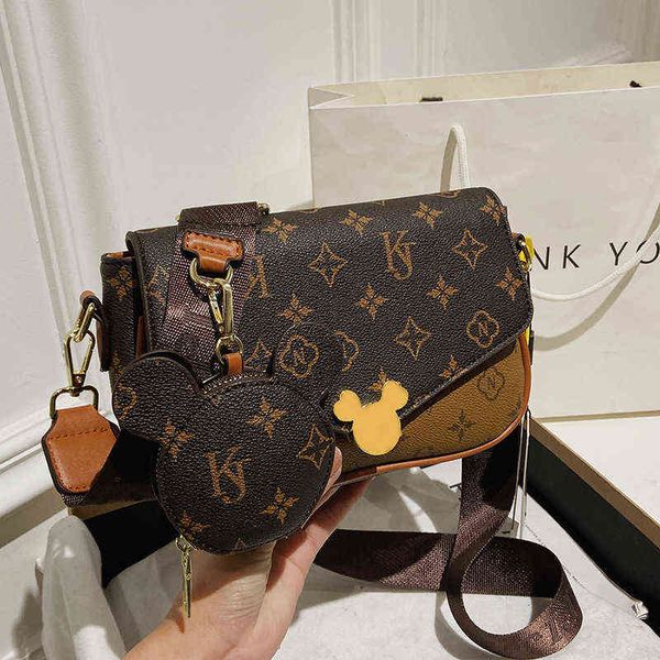 high sense old flower 2022 new fashion printed messenger versatile one shoulder women's small square bag
high sense old flower 2022 new fashion printed messenger versatile one shoulder women's small square bag