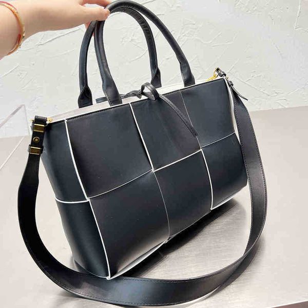 tote designer bottegas handbag women letter print luxury shoulder bags leather crossbody female shopping bucket lady purses zhouzhoubao123 o
tote designer bottegas handbag women letter print luxury shoulder bags leather crossbody female shopping bucket lady purses zhouzhoubao123 o