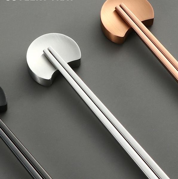 moon shaped chopstick rest simple japanese storage chopsticks holder stainless steel restaurant supplies
moon shaped chopstick rest simple japanese storage chopsticks holder stainless steel restaurant supplies