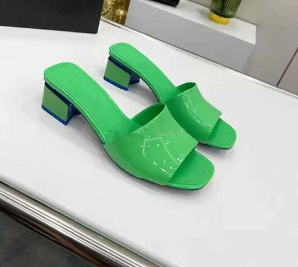2022 jelly color early spring women's slippers low heels leather beer 4.5cm patent leather black summer fashion size 35-43
2022 jelly color early spring women's slippers low heels leather beer 4.5cm patent leather black summer fashion size 35-43