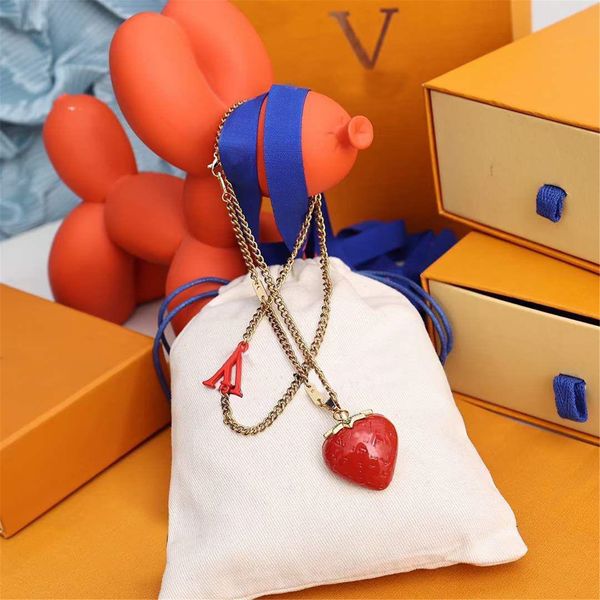 luxury designer necklace fashion classics letter style for men women necklaces party wedding lovers gift hip-hop jewelry with box and dustba, Silver
luxury designer necklace fashion classics letter style for men women necklaces party wedding lovers gift hip-hop jewelry with box and dustba, Silver