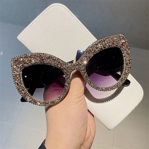 vintage oversized cat eye sunglasses women retro sun glasses for elegant lady fashion punk 220818, White;black 
vintage oversized cat eye sunglasses women retro sun glasses for elegant lady fashion punk 220818, White;black