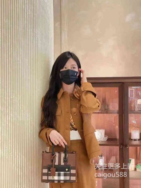 burbrerys crossbody handbags bags burbrery onthego tote luxuries designers women bag purses totes designer woman handbag shoulder wallet par
burbrerys crossbody handbags bags burbrery onthego tote luxuries designers women bag purses totes designer woman handbag shoulder wallet par