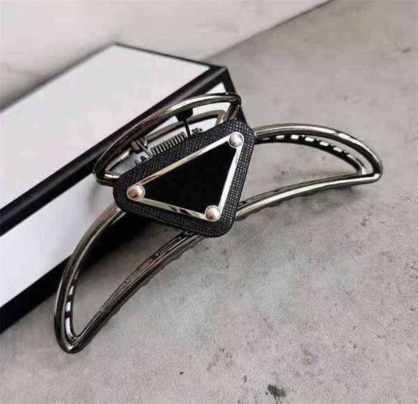 bai cheng womens designer hairclips metal triangle ladies hair clip with stamp women girl brand barrettes fashion hair accessories, Golden;silver
bai cheng womens designer hairclips metal triangle ladies hair clip with stamp women girl brand barrettes fashion hair accessories, Golden;silver
