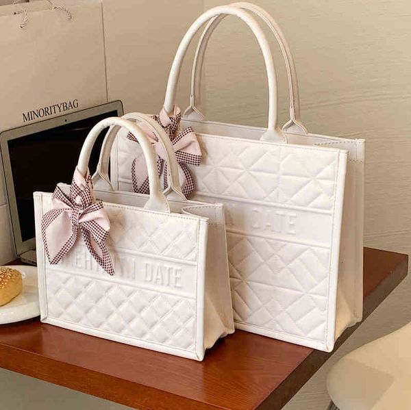 handbags temperament big bag women's 2022 summer new versatile high texture portable tote bag
handbags temperament big bag women's 2022 summer new versatile high texture portable tote bag