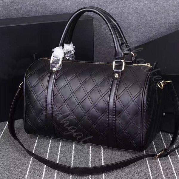 designer luxury bag duffel handbag travelling purse shoulder original cowhide feel comfortable super durable
designer luxury bag duffel handbag travelling purse shoulder original cowhide feel comfortable super durable