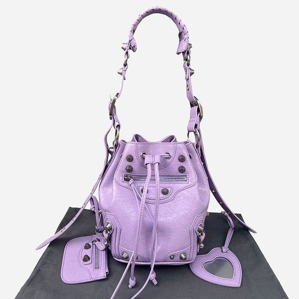 women lady bucket heart motorcycle shoulder bags luxury designers genuine oil leather crossbody wallet purse pochette retro vintage for cool
women lady bucket heart motorcycle shoulder bags luxury designers genuine oil leather crossbody wallet purse pochette retro vintage for cool