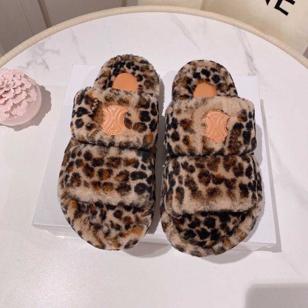2022 ss brand new shearling triomphe slides fur slippers sandals in bright orange pink blue white women lady girls paris fashion furry, Black
2022 ss brand new shearling triomphe slides fur slippers sandals in bright orange pink blue white women lady girls paris fashion furry, Black