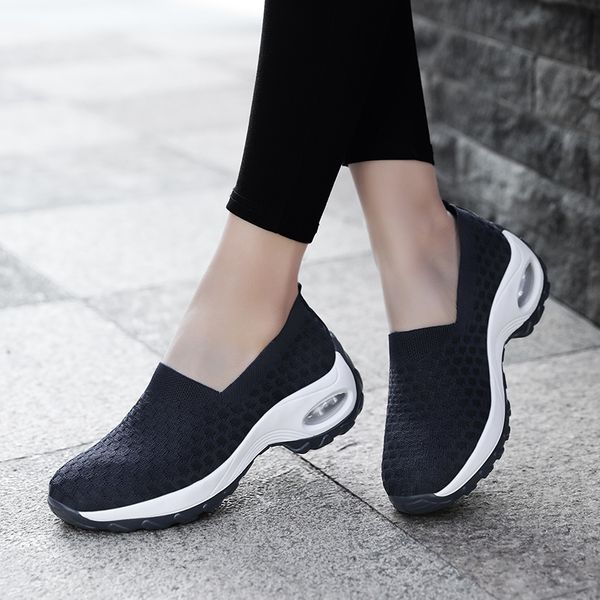 jogging running shoes low knitting fashion men casual shoes designers white black mens sports sneakers outdoors 34
jogging running shoes low knitting fashion men casual shoes designers white black mens sports sneakers outdoors 34