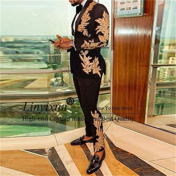 shiny beaded gold embroidery mens slim fit suits 2 piece sets jacket pants groom tuxedos male business blazer terno masculino 220817, White;black
shiny beaded gold embroidery mens slim fit suits 2 piece sets jacket pants groom tuxedos male business blazer terno masculino 220817, White;black