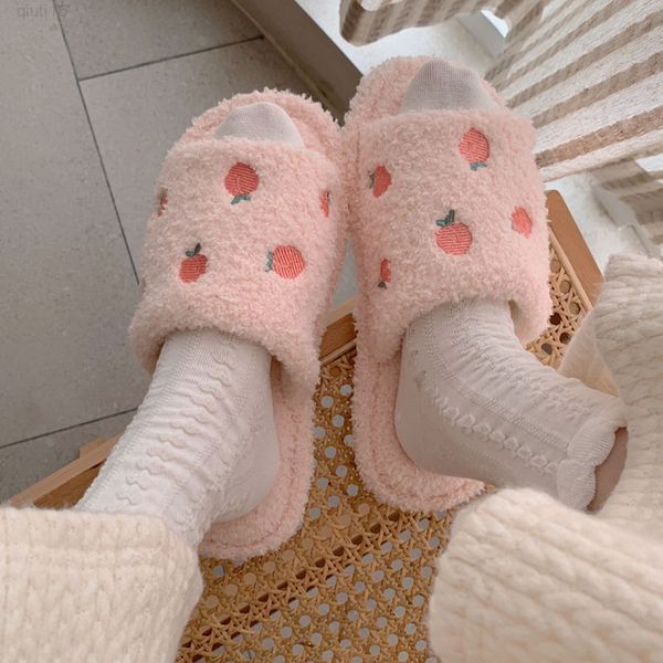 2022 cute cartoon fruit print winter slippers fluffy house slippers for women faux fur slides shoes home soft female flip flops y220818, Black
2022 cute cartoon fruit print winter slippers fluffy house slippers for women faux fur slides shoes home soft female flip flops y220818, Black