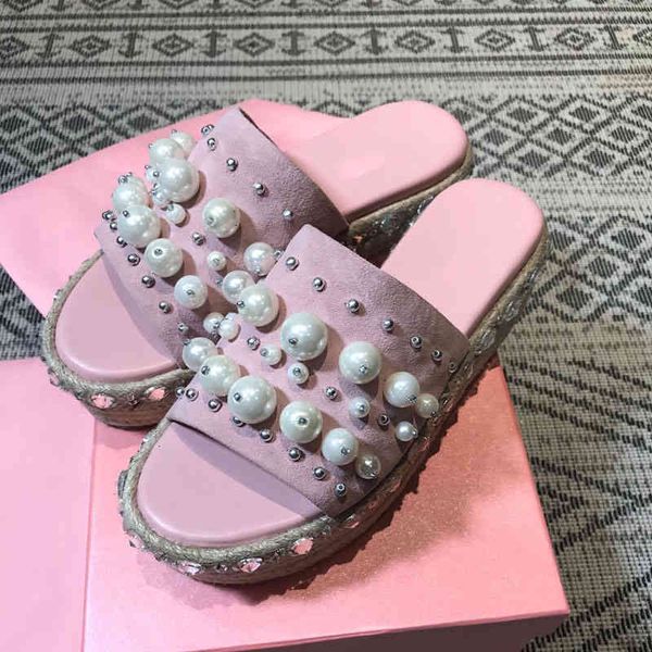 platform women slippers slippers luxury large dimensions pearl heart blurred thick background ladies, Black
platform women slippers slippers luxury large dimensions pearl heart blurred thick background ladies, Black