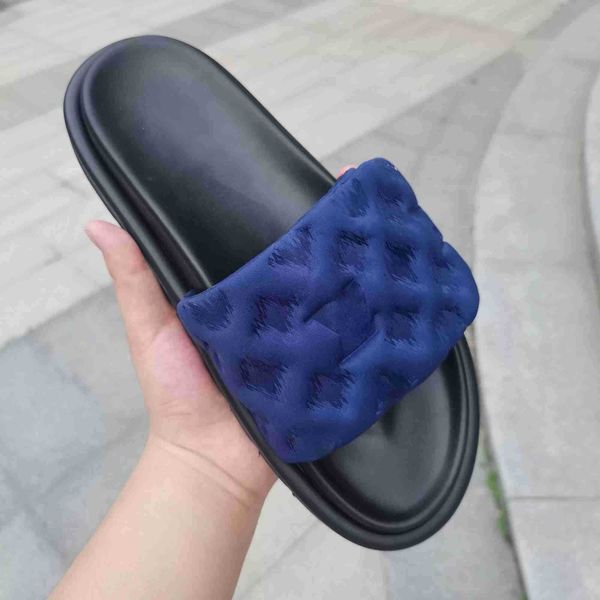 spring and summer slippers new fashion silk cloth 3d three-dimensional breathable full-print slippers six colors, Black
spring and summer slippers new fashion silk cloth 3d three-dimensional breathable full-print slippers six colors, Black