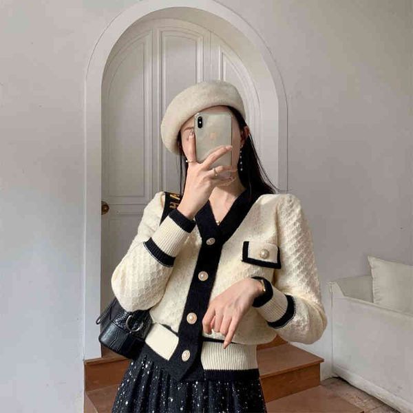 women's sweaters in autumn and winter of the small fragrance v-neck sweater is loose for women lazy wind short knitted cardigan coat s5, White;black
women's sweaters in autumn and winter of the small fragrance v-neck sweater is loose for women lazy wind short knitted cardigan coat s5, White;black