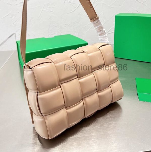leather weave square single-shoulder bags fashion triangle hasp handbags designer solid color cross body oil wax cattlehide women clutch yfx
leather weave square single-shoulder bags fashion triangle hasp handbags designer solid color cross body oil wax cattlehide women clutch yfx