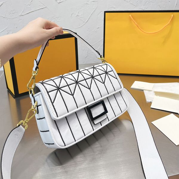 luxury tote designers crossbody bags handbags purses shoulder messenger womens bamboo joint fashion genuine leather pochette clutch lady pur
luxury tote designers crossbody bags handbags purses shoulder messenger womens bamboo joint fashion genuine leather pochette clutch lady pur