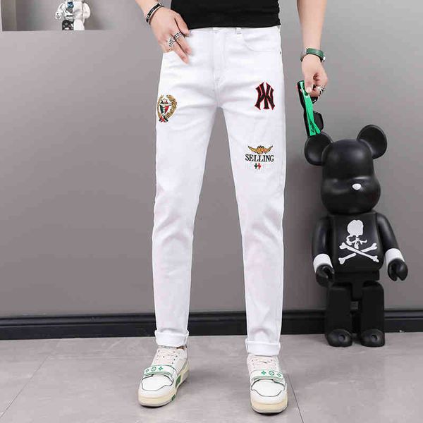 men's jeans hong kong fashion summer thin embroidered white jeans men's korean version chao brand slim fit elastic small leg long, Blue
men's jeans hong kong fashion summer thin embroidered white jeans men's korean version chao brand slim fit elastic small leg long, Blue