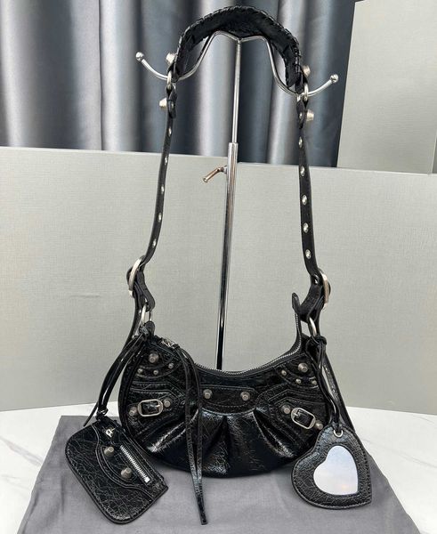 evening bag lady cool girl le cagole motorcycle shoulder bags luxury designers genuine leather crossbody clutch wallet purse pochette
evening bag lady cool girl le cagole motorcycle shoulder bags luxury designers genuine leather crossbody clutch wallet purse pochette