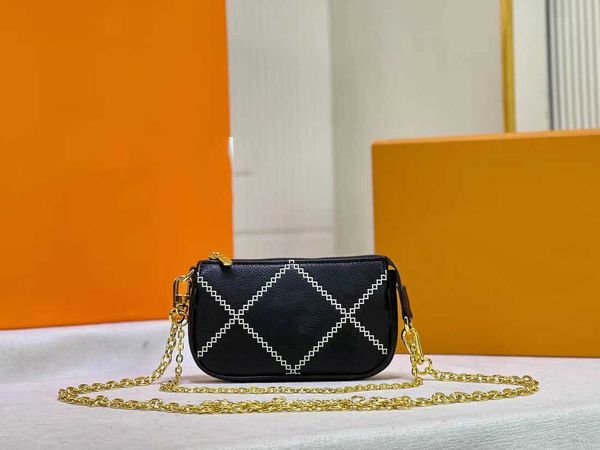 women bags backpack classic square purse leather luxury designer body pillow zhouzhoubao123 handbag high-capacity solid crossbody bag colors
women bags backpack classic square purse leather luxury designer body pillow zhouzhoubao123 handbag high-capacity solid crossbody bag colors
