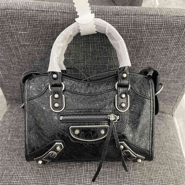 handbag balenciga italy 2022 designers bag new fashion versatile leather b city motorcycle vintage rivet single shoulder messenger leather h
handbag balenciga italy 2022 designers bag new fashion versatile leather b city motorcycle vintage rivet single shoulder messenger leather h