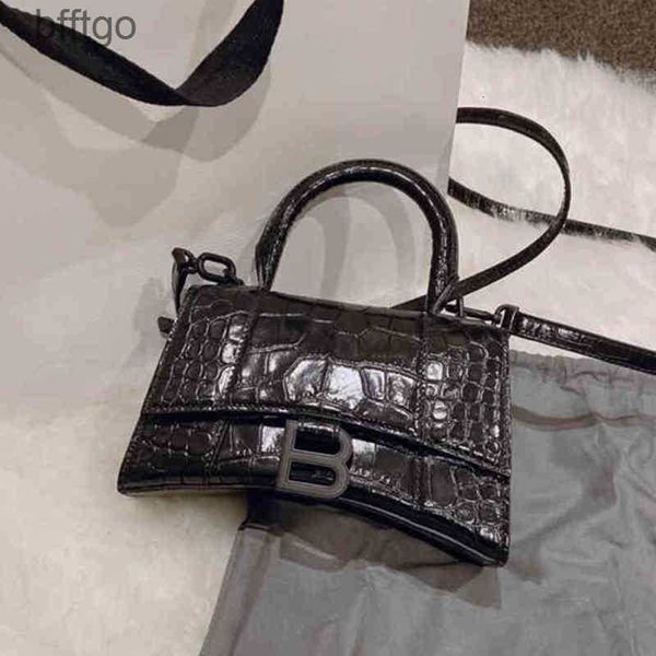 balencaigass designer handbags female 2022 fashion b-button hourglassb bag messenger armpit leather crocodile pattern one shoulder
balencaigass designer handbags female 2022 fashion b-button hourglassb bag messenger armpit leather crocodile pattern one shoulder