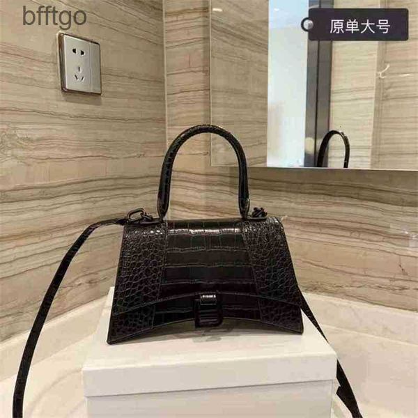 handbags balencaigass designers bag female family b crocodile calf crescent messenger hourglasss portable high-end fashion ta1q
handbags balencaigass designers bag female family b crocodile calf crescent messenger hourglasss portable high-end fashion ta1q