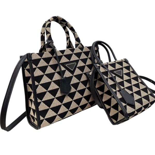 2022 fashion designer bags women black tote bag canvas triangle pattern large capacity shopping bag brand designers shoulder handbag womens
2022 fashion designer bags women black tote bag canvas triangle pattern large capacity shopping bag brand designers shoulder handbag womens